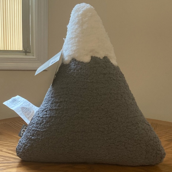 ugg mountain pillow